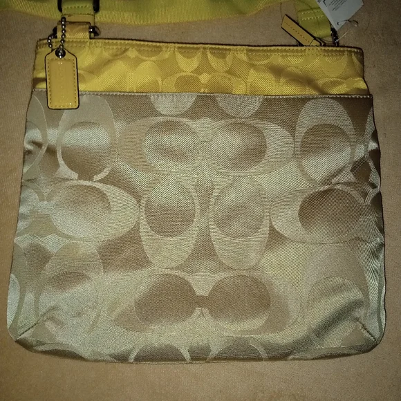 NWT COACH GETAWAY SIGNATURE NYLON FILE CROSSBODY IN SV/KHAKI/CITRINE - Picture 6 of 14